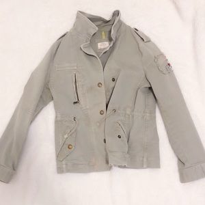 Light green jacket Zara: casual collection